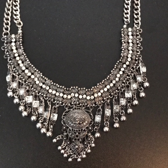 Silver statement necklace - Picture 2 of 4